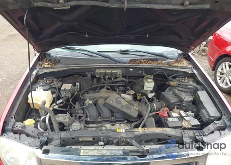 2008 Ford Escape Xlt z USA, uszkodzony, nr VIN 1FMCU93138KC92071